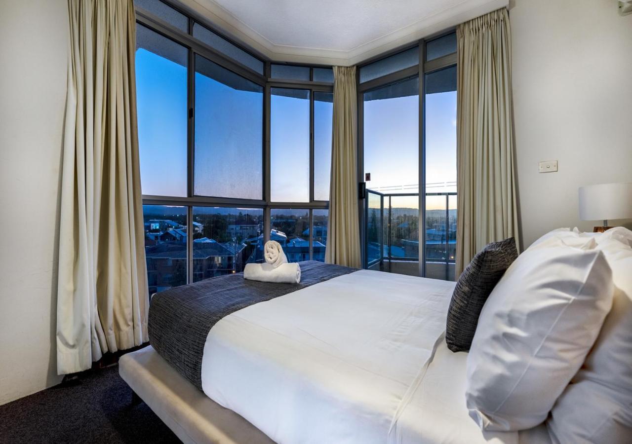Foreshore Beachfront Apartments Gold Coast Bagian luar foto