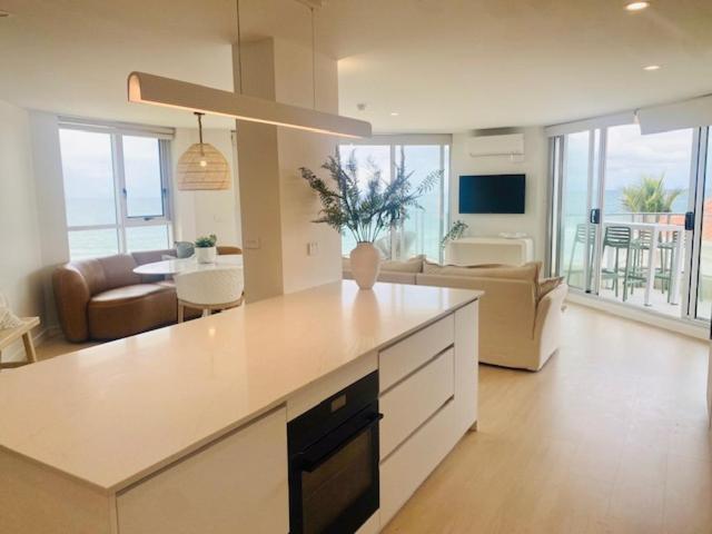 Foreshore Beachfront Apartments Gold Coast Bagian luar foto