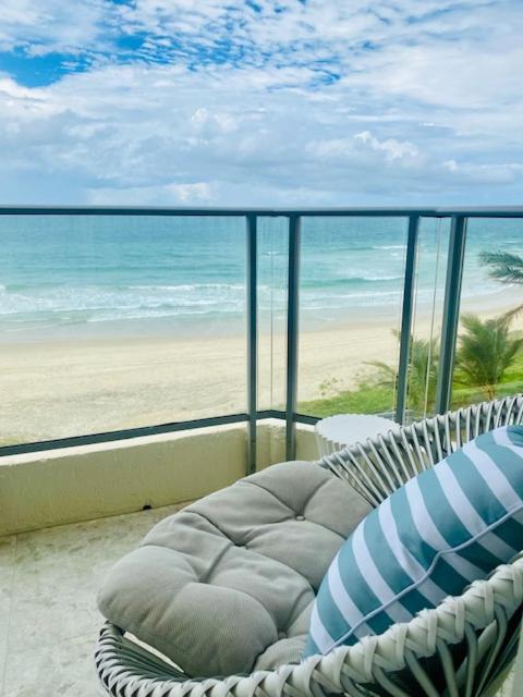 Foreshore Beachfront Apartments Gold Coast Bagian luar foto