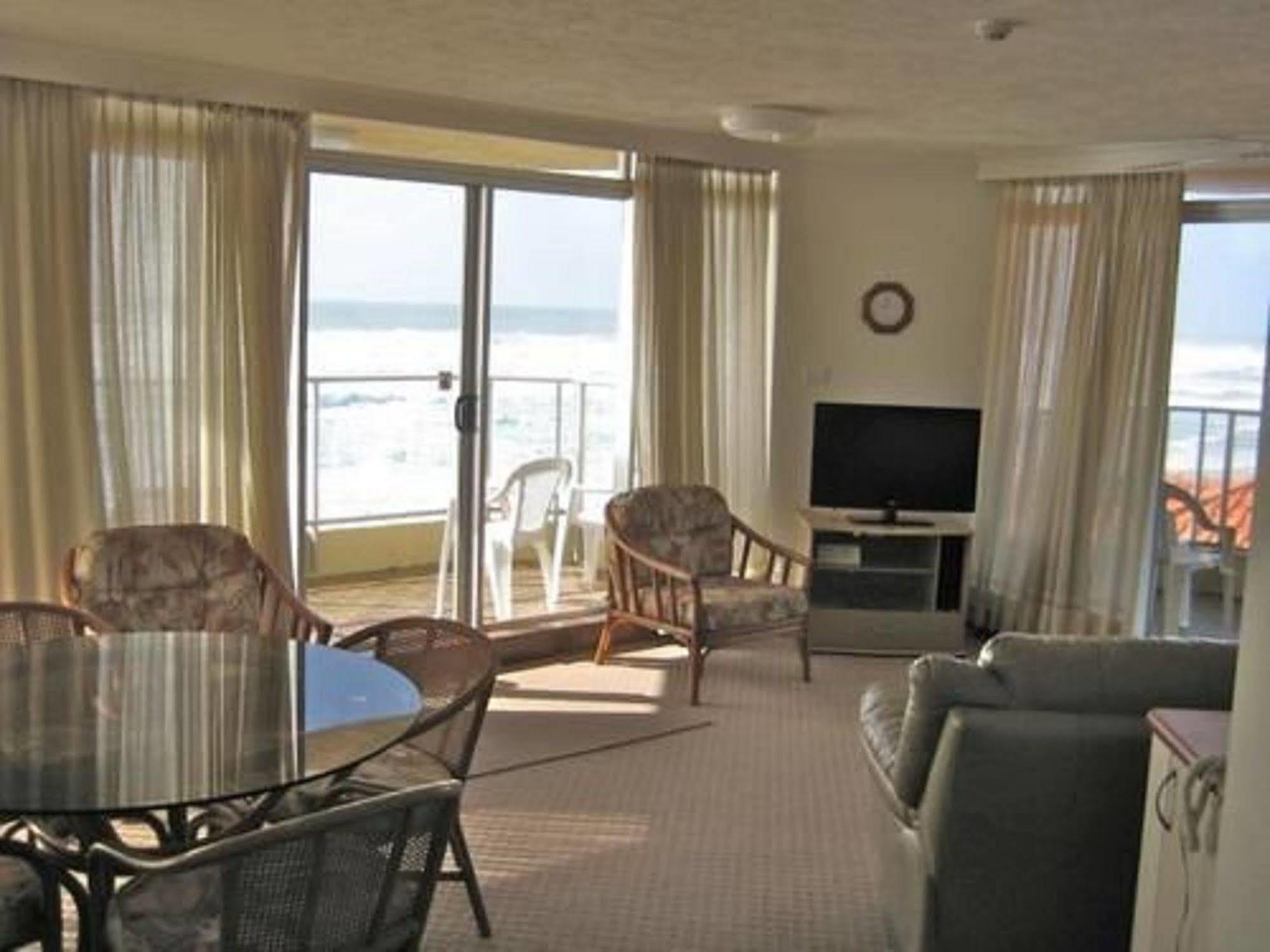 Foreshore Beachfront Apartments Gold Coast Bagian luar foto